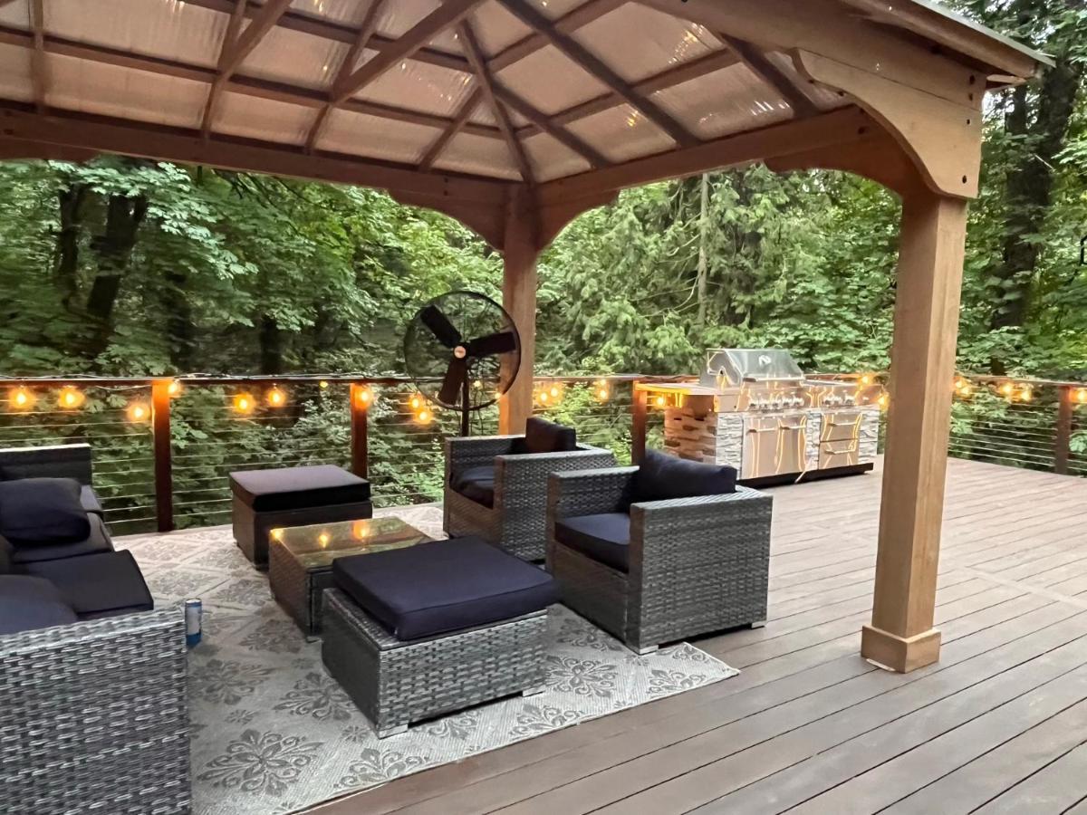 Serene Oasis Getaway With Sauna And A Swim Spa. 波特蘭 外观 照片